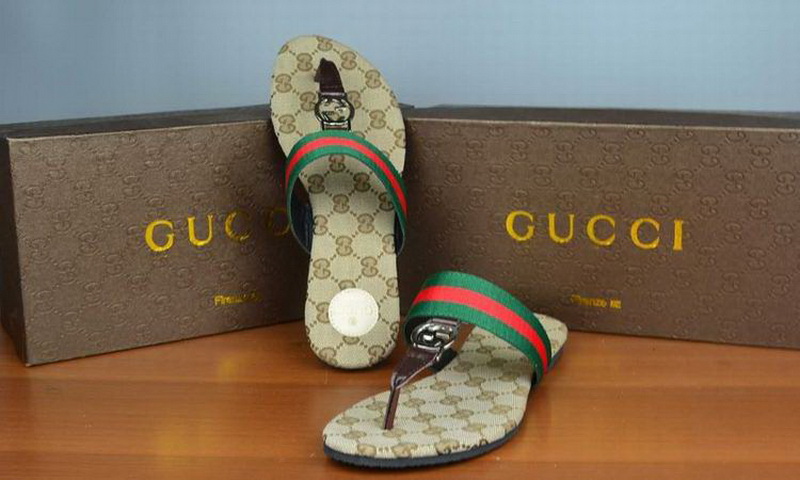 Gucci Slippers Woman--110
